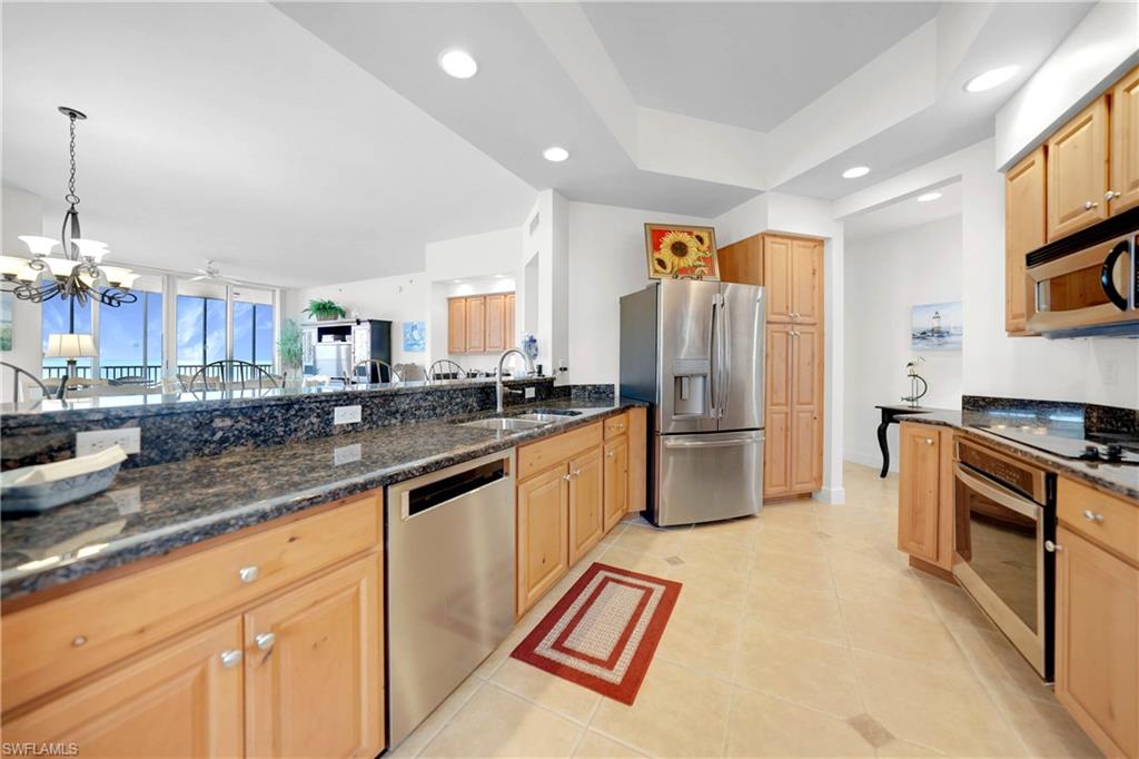 3333 Sunset Key Cir # 701 Property Photo 12