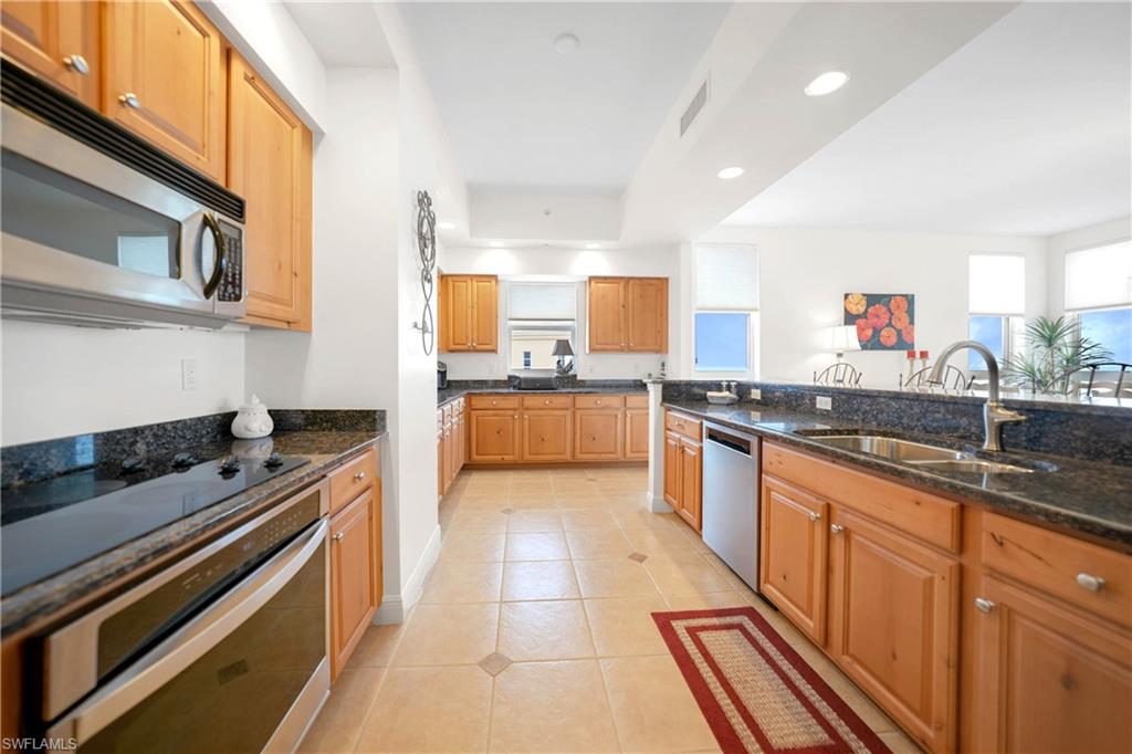 3333 Sunset Key Cir # 701 Property Photo 13