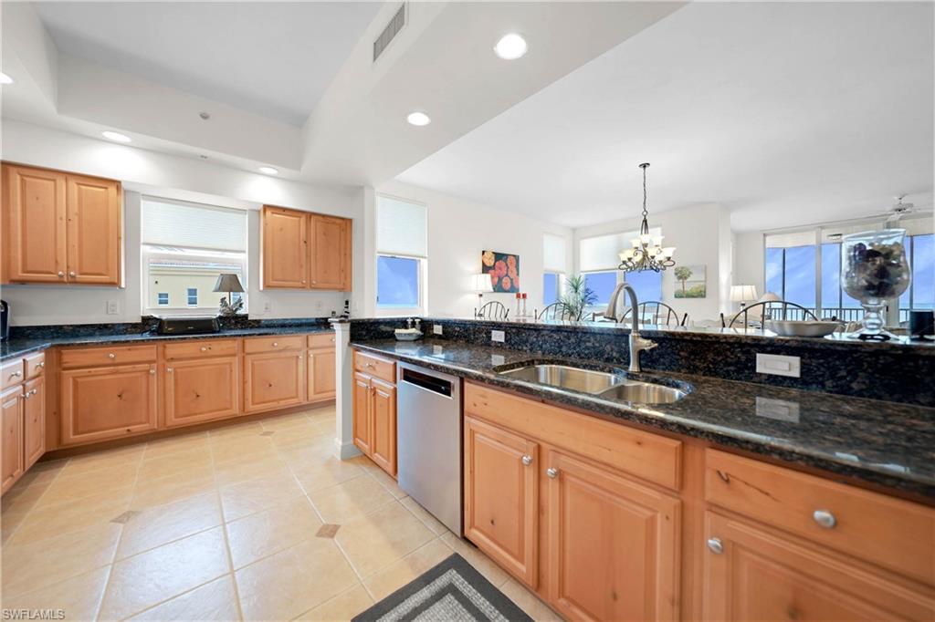 3333 Sunset Key Cir # 701 Property Photo 14