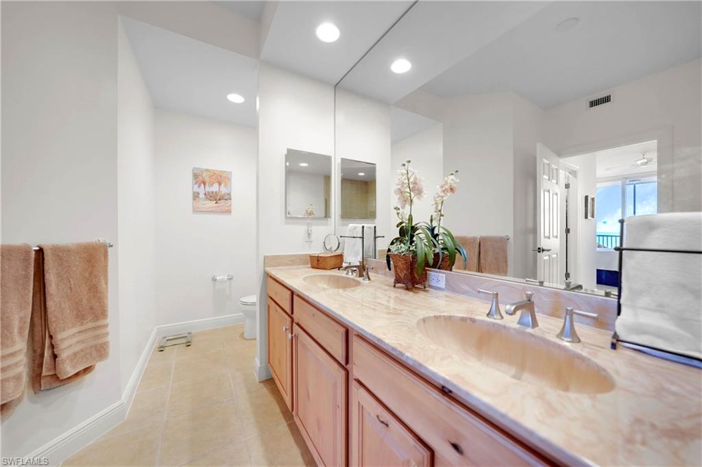 3333 Sunset Key Cir # 701 Property Photo 19