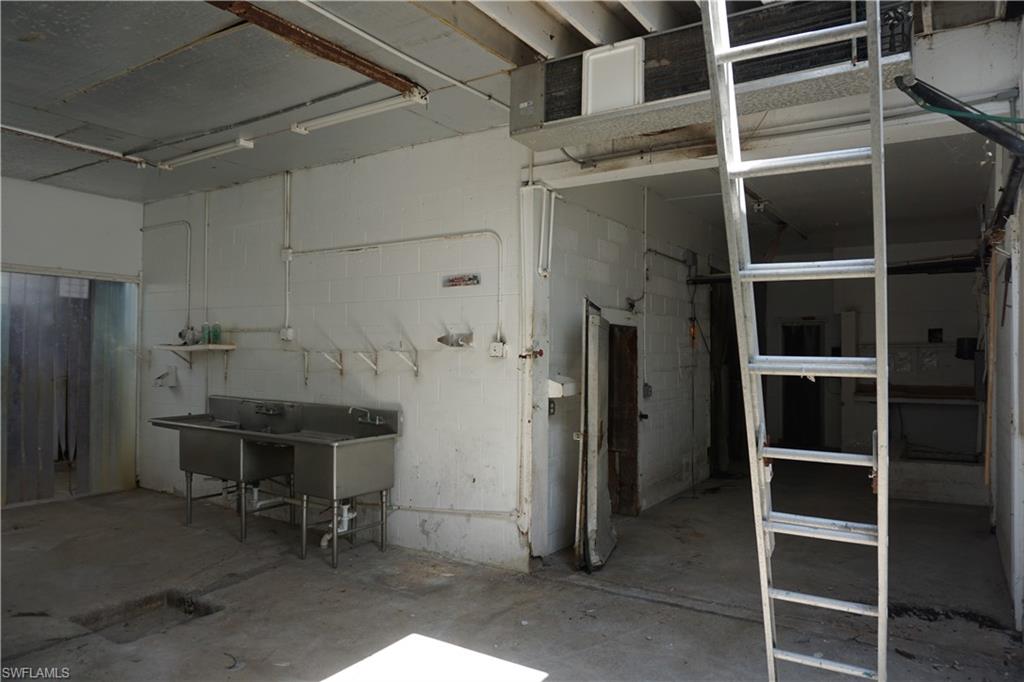 870 Buttonwood Dr Property Photo 36