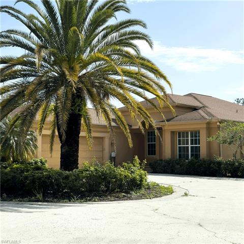 560 Desoto Blvd N Property Photo