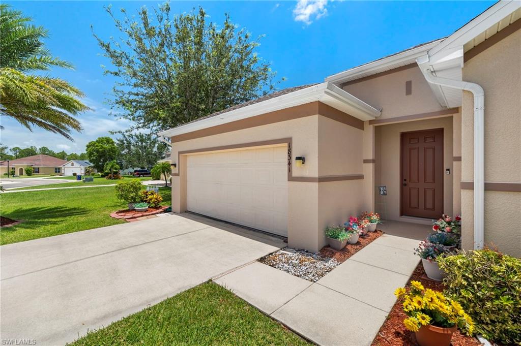 18341 Pine Nut Ct Property Photo 2