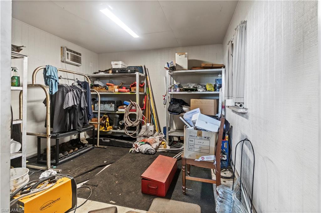2065 Towles St Property Photo 20