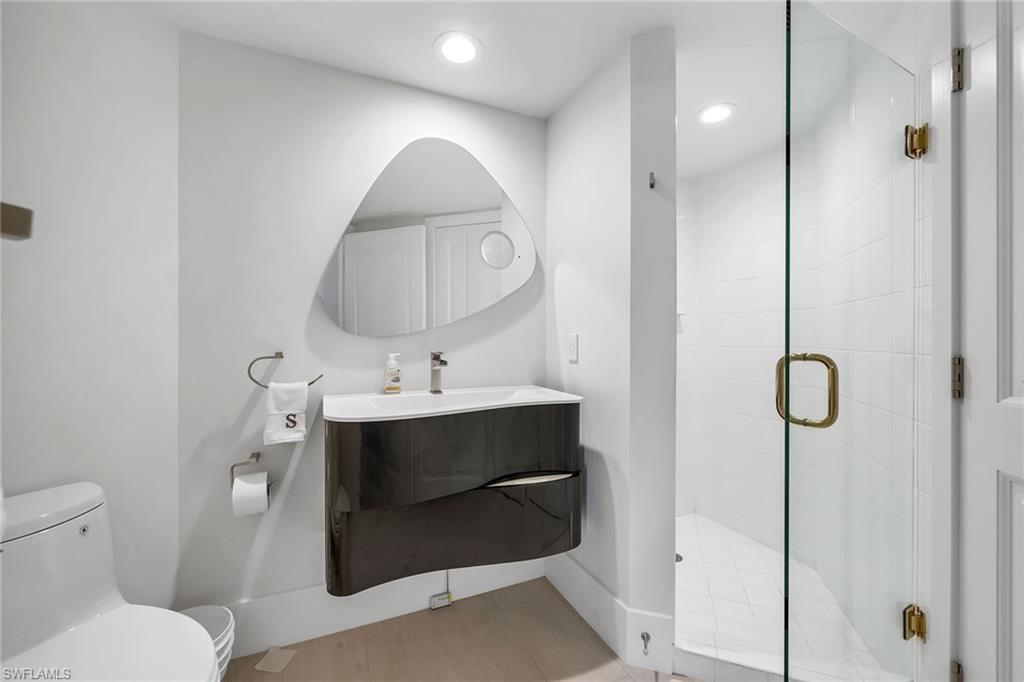 6597 Nicholas Blvd 401 Property Photo 13