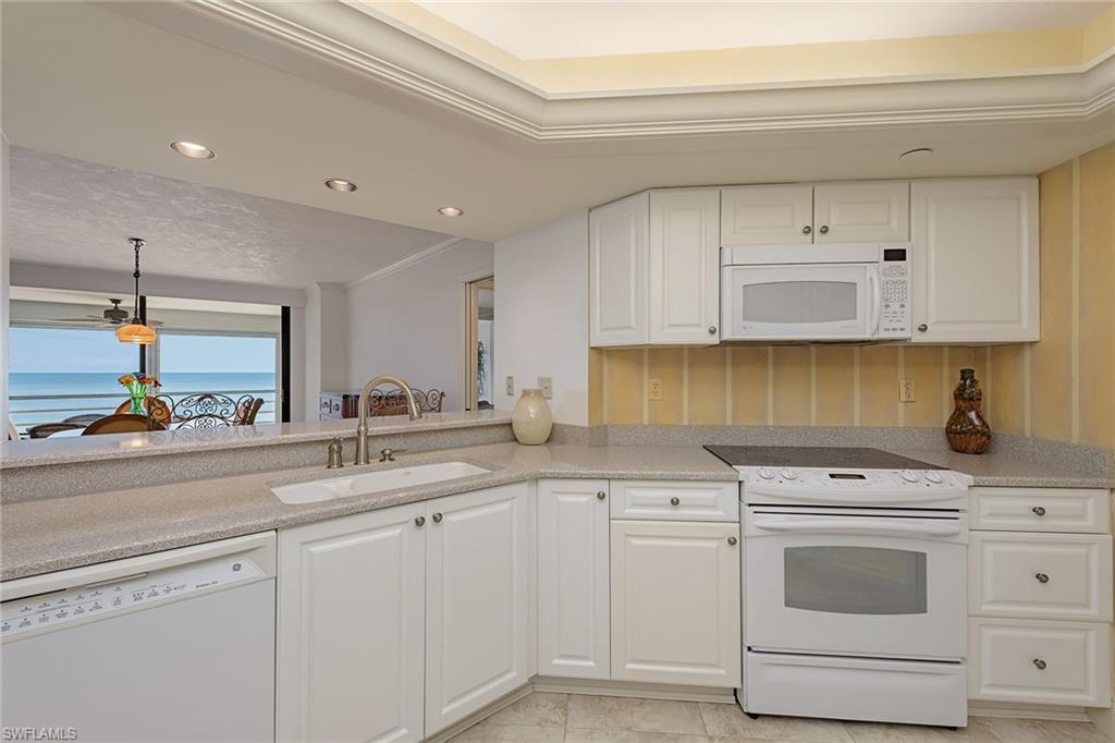 4751 Gulf Shore Blvd N # 1507 Property Photo 6