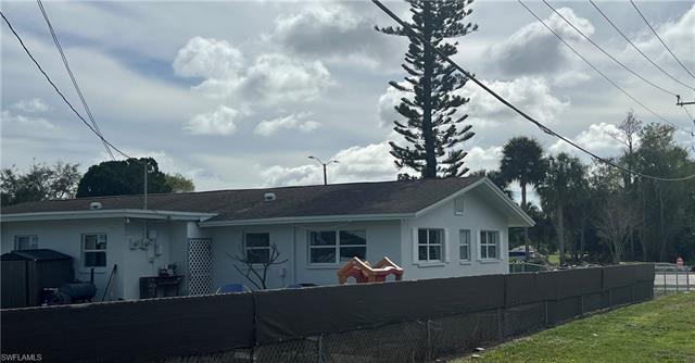 4375 Golden Gate Pkwy Property Photo 11