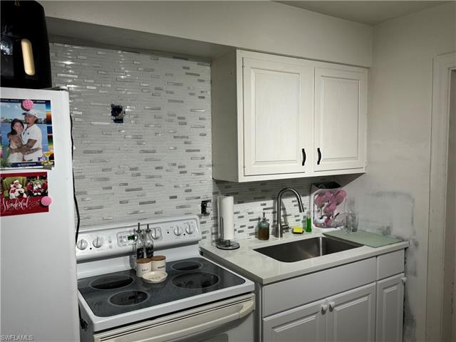 4375 Golden Gate Pkwy Property Photo 21