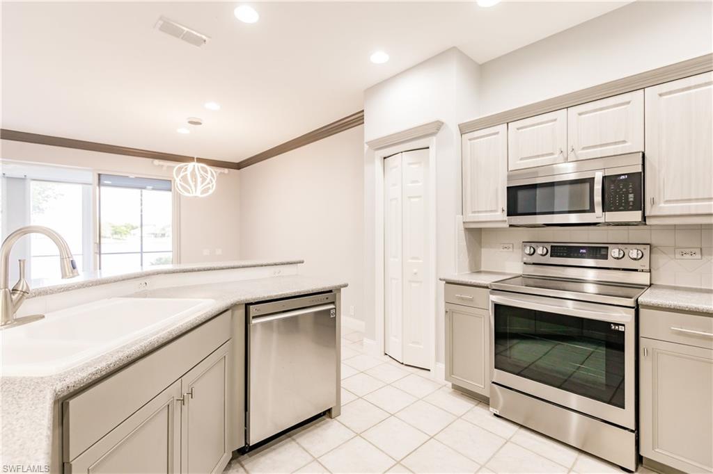 8810 Stockbridge Dr Property Photo 11