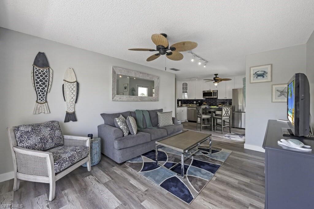 1215 Edington Pl # M5 Property Photo 7