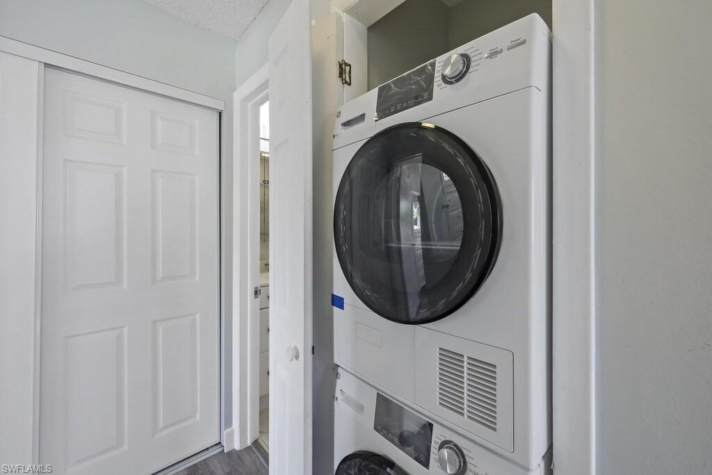 1215 Edington Pl # M5 Property Photo 15
