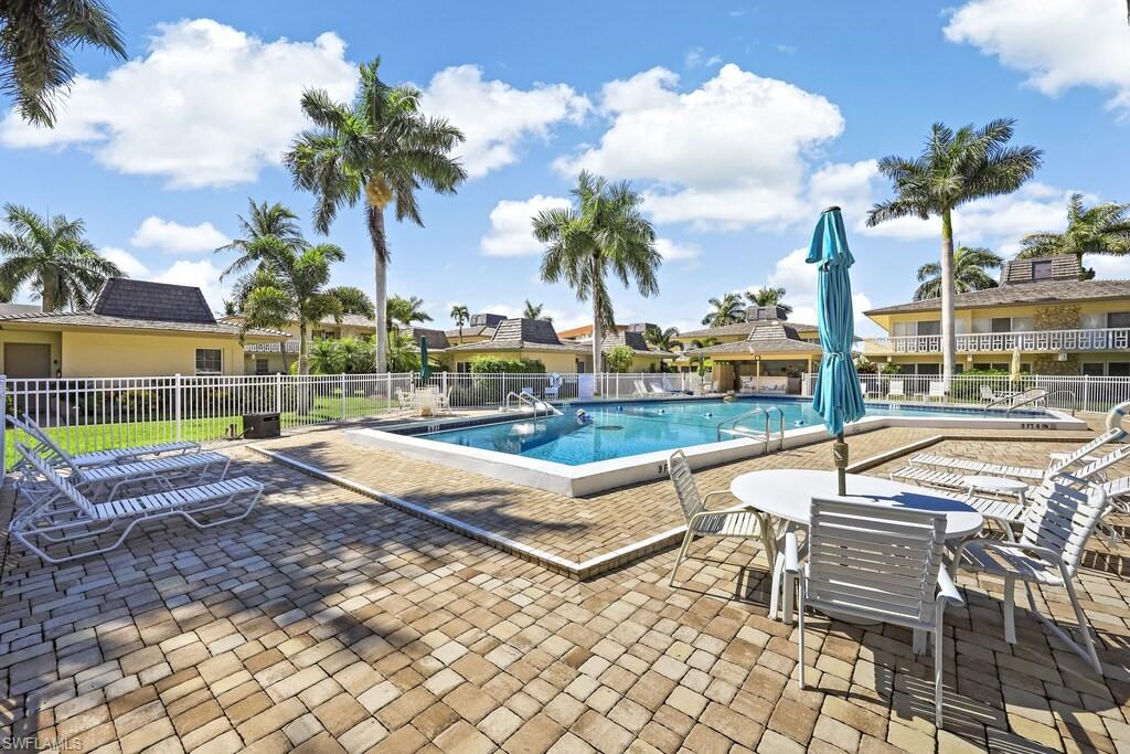 1215 Edington Pl # M5 Property Photo 16