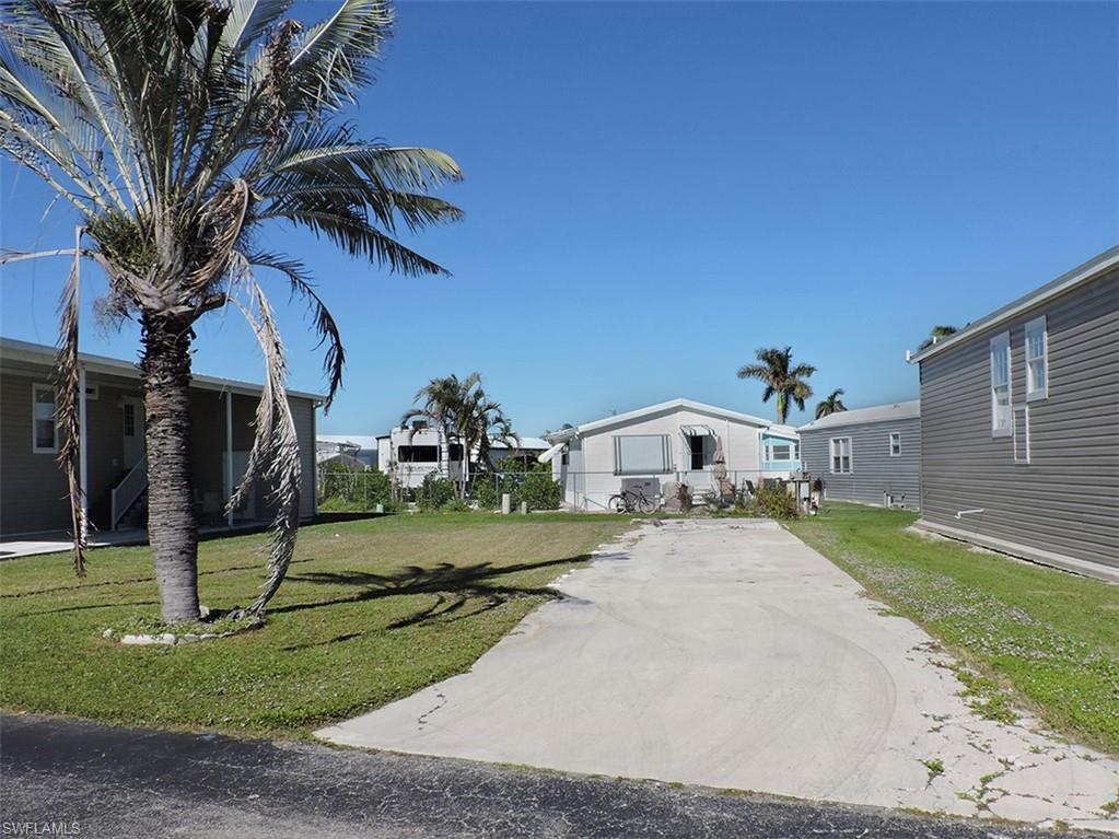 223 Derwent Blvd W Property Photo 2