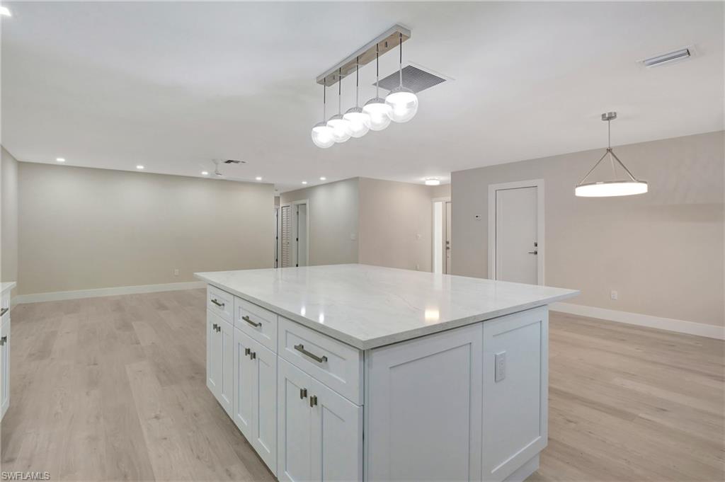 1084 Lake Shore Ct Property Photo 10