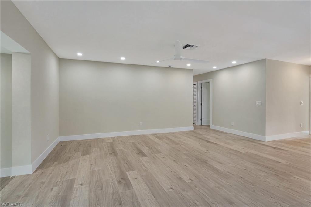 1084 Lake Shore Ct Property Photo 11