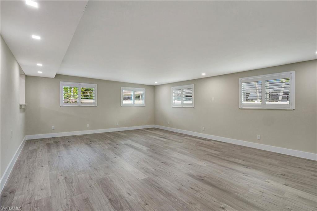1084 Lake Shore Ct Property Photo 13
