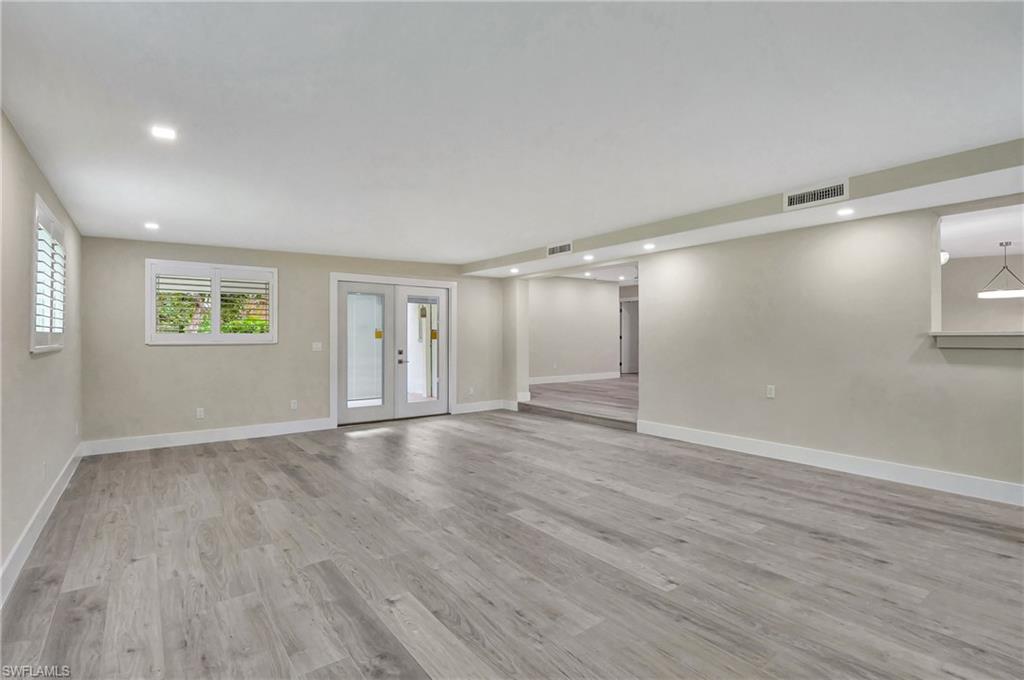 1084 Lake Shore Ct Property Photo 14