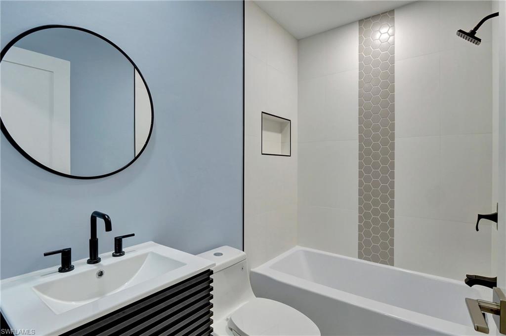 1084 Lake Shore Ct Property Photo 30