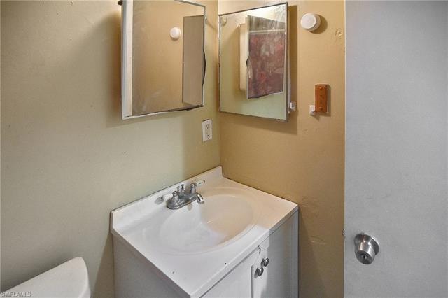 201-203 Charlotte Ave Property Photo 7