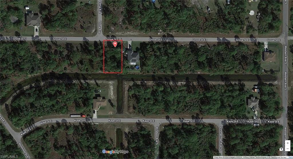 1062 Grove St E Property Photo 2
