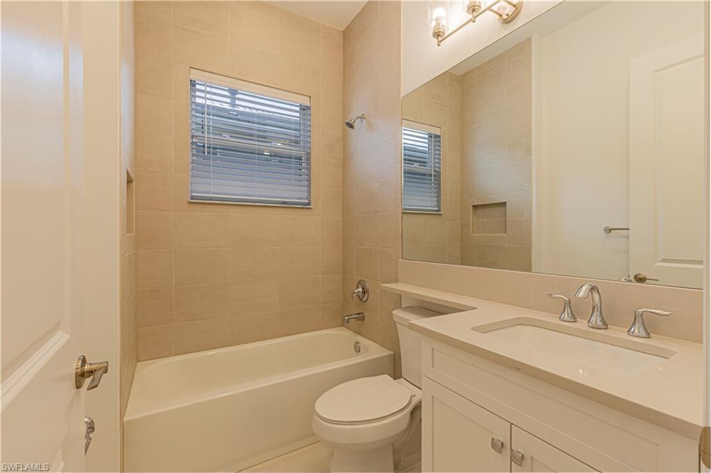 12406 Dahlia Ct Property Photo 17