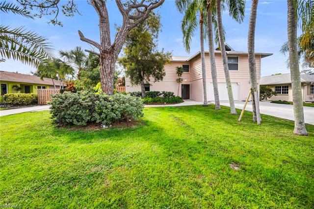 658-662 95th Ave N Property Photo 1