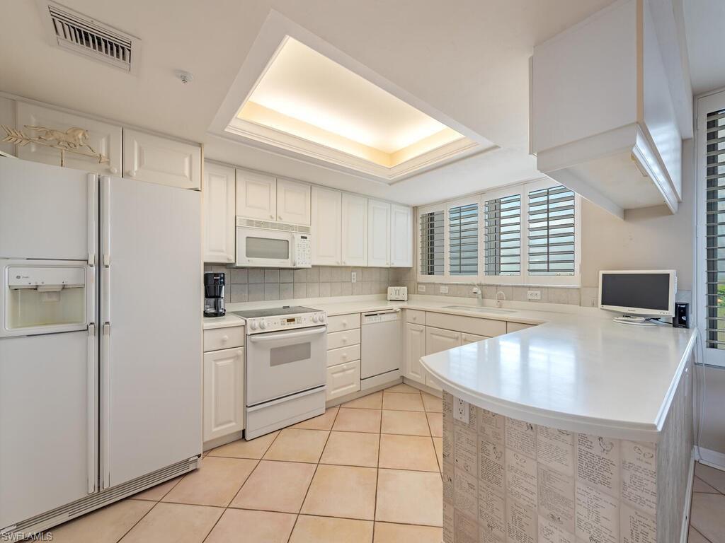 6849 Grenadier Blvd # 802 Property Photo 3