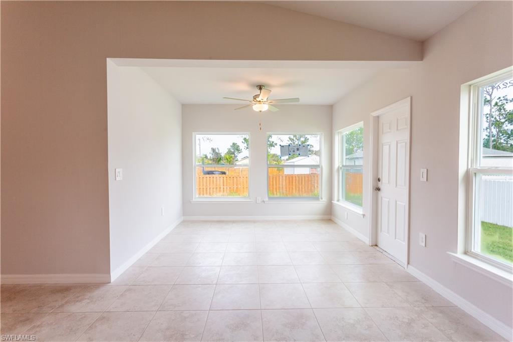 447 Reading St Property Photo 7