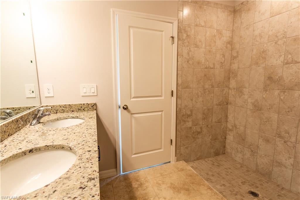 447 Reading St Property Photo 12