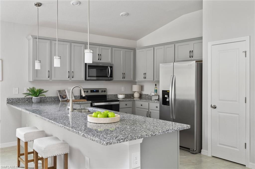 447 Reading St Property Photo 19