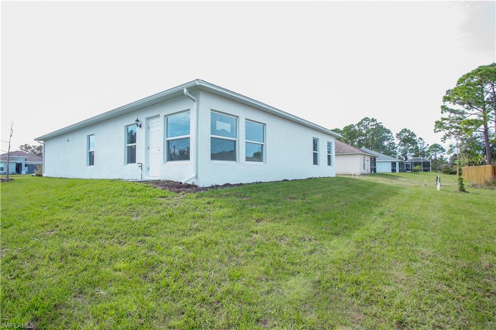447 Reading St Property Photo 28