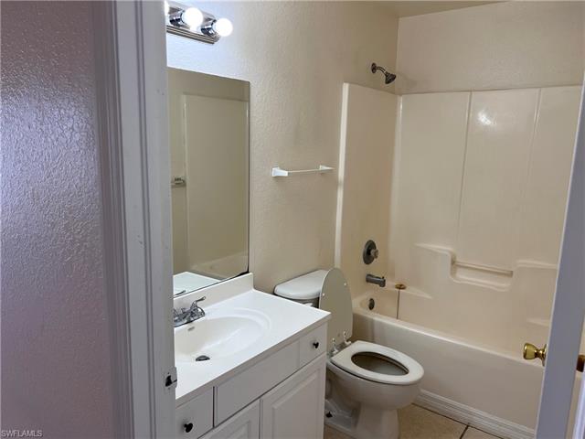 221-223 Ivan Ave S Property Photo 13