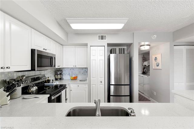 1195 Wildwood Lakes Blvd 6-101 Property Photo 13