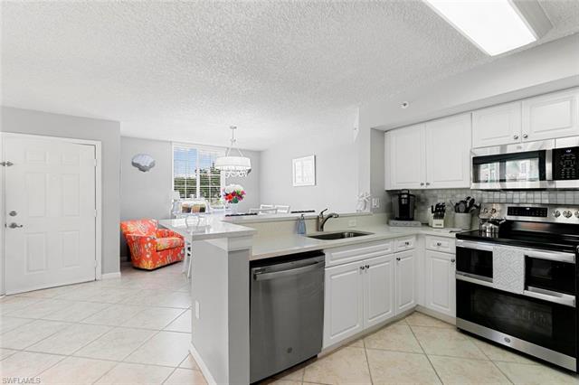 1195 Wildwood Lakes Blvd 6-101 Property Photo 14