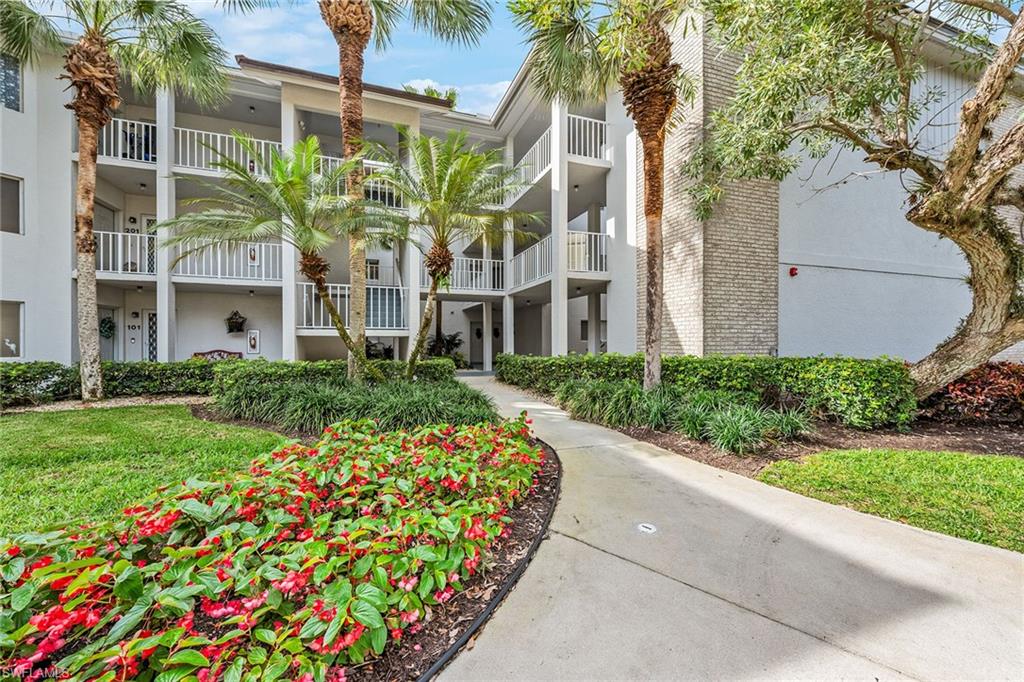 770 Waterford Dr # 202 Property Photo 2
