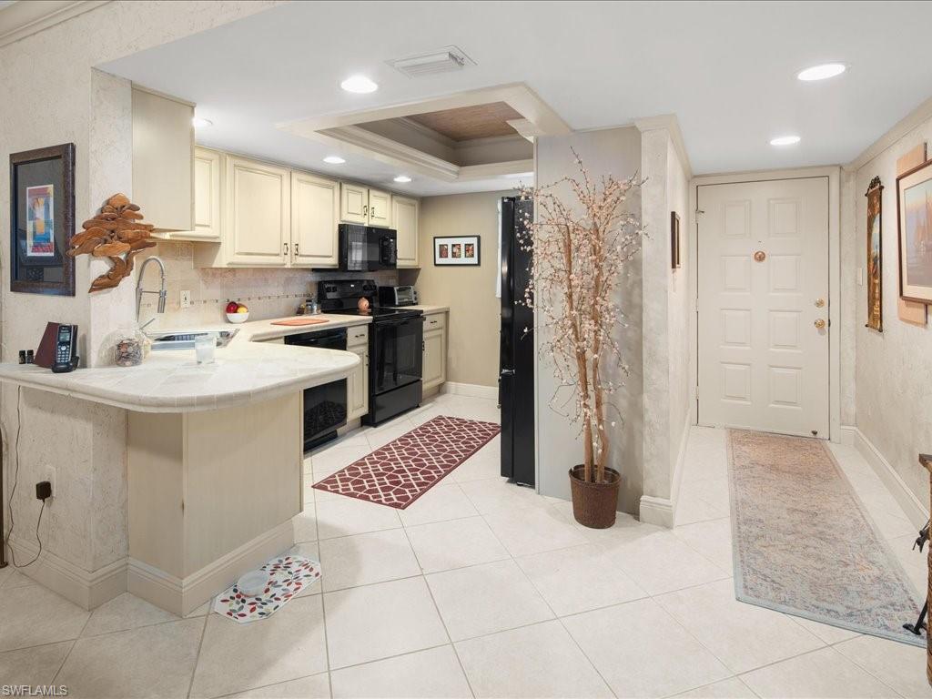 9395 Pennsylvania Ave # 6 Property Photo 6