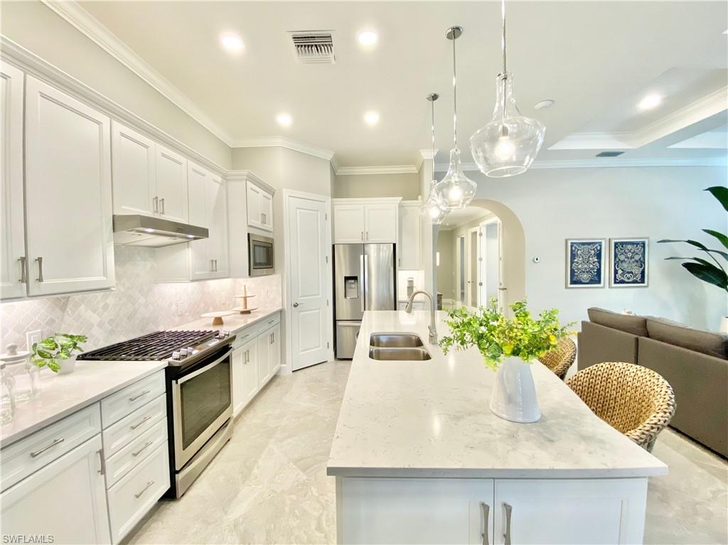9387 Greyhawk Trl Property Photo 3