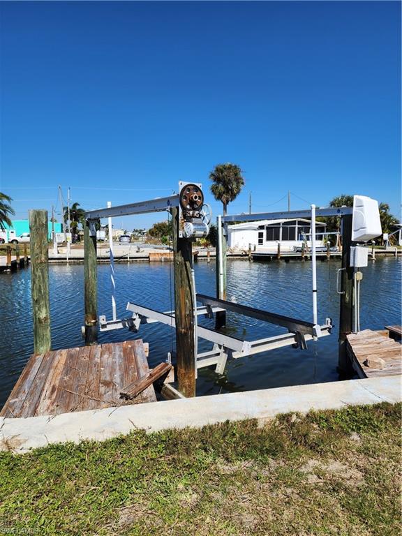 3868 Coconut Dr Property Photo 3