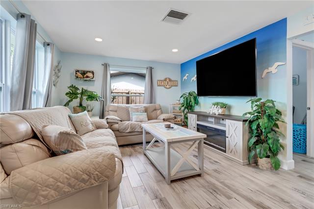 206 Cape Coral Pkwy W Property Photo 4