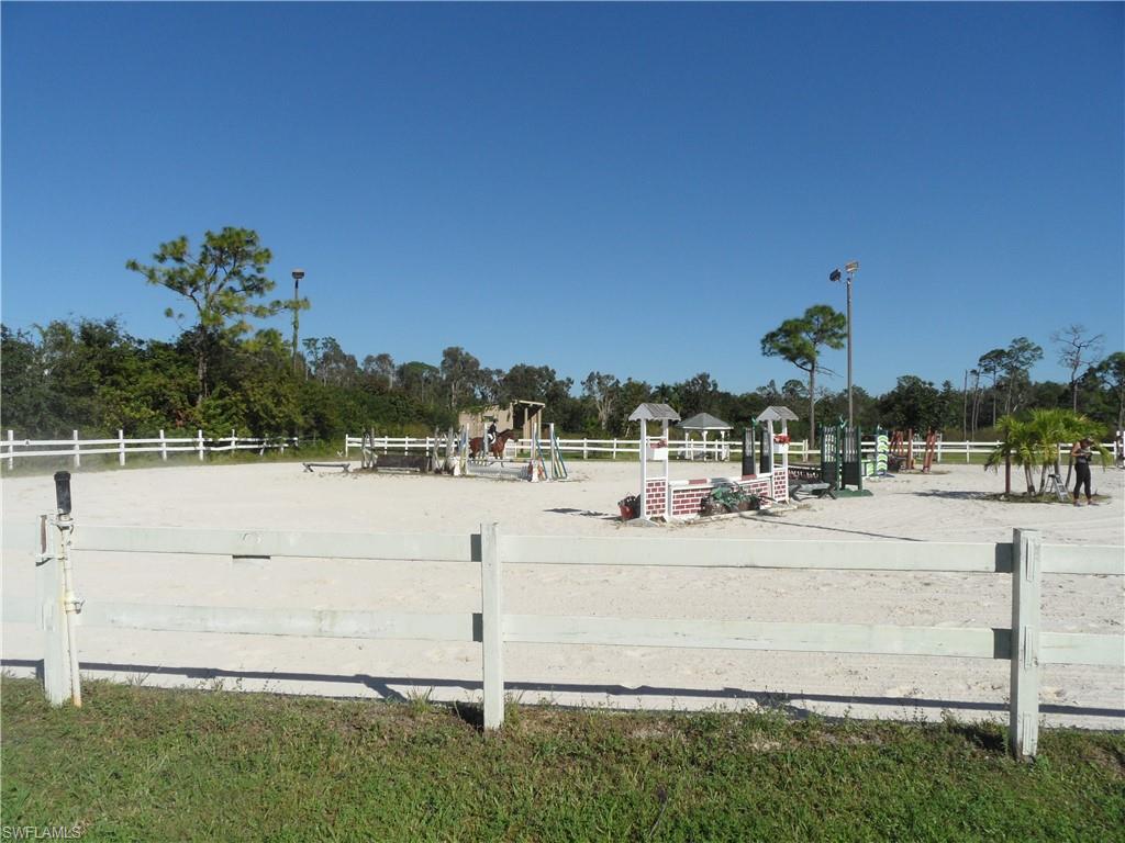7200 Carousel Ln Property Photo 2