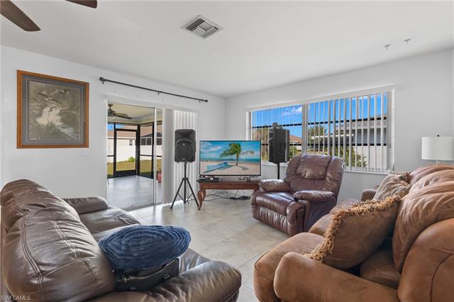 4204-4206 Santa Barbara Blvd Property Photo 6