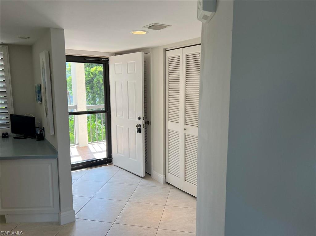 880 Huron Ct # 306 Property Photo 5