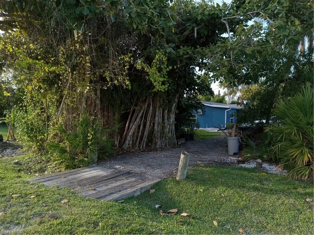 10899 Russell Rd Property Photo 5