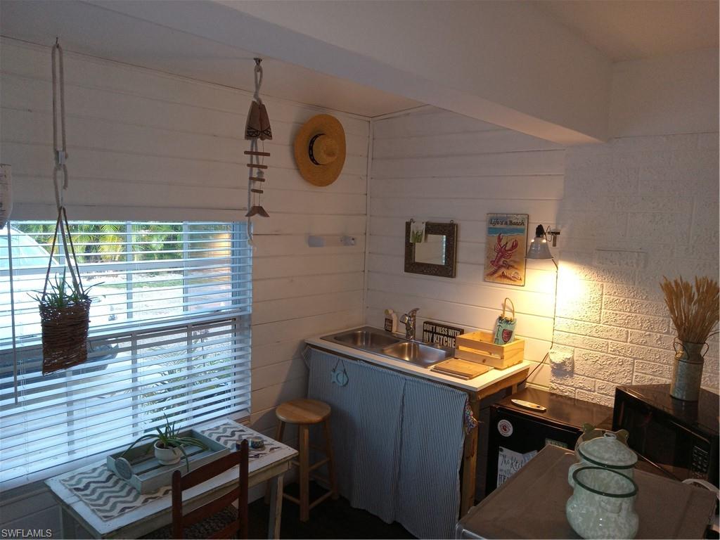 10899 Russell Rd Property Photo 12