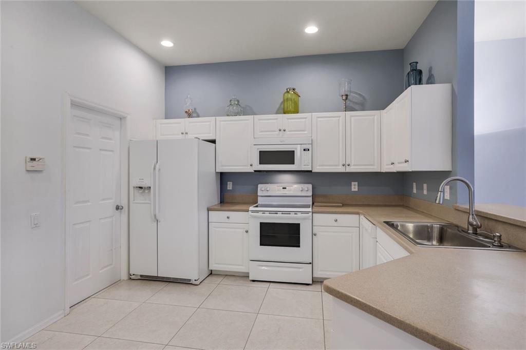 9115 Estero River Cir Property Photo 9