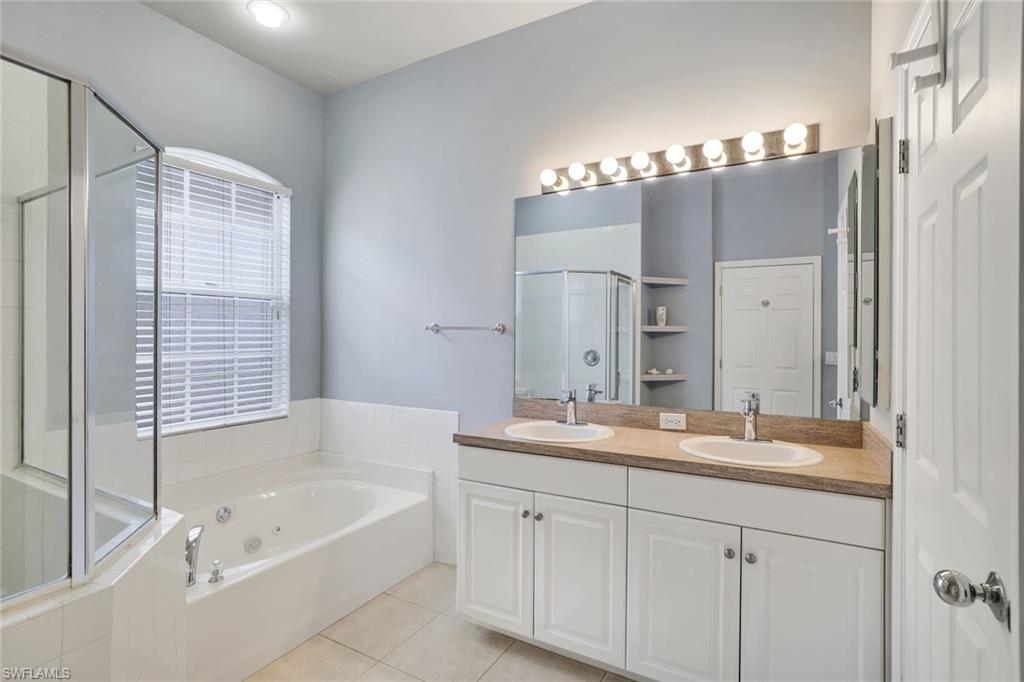 9115 Estero River Cir Property Photo 16