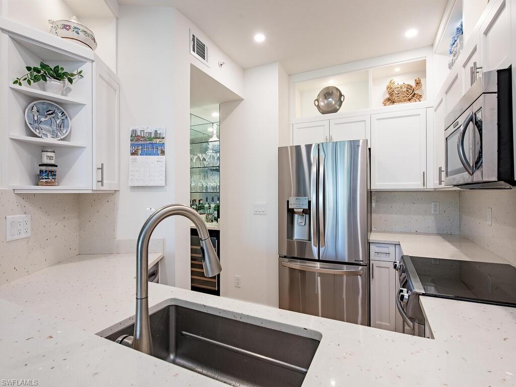 7670 Pebble Creek Cir # 202 Property Photo 4