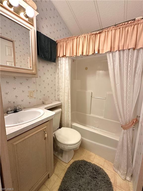 4590 Candlestick Ct E Property Photo 13
