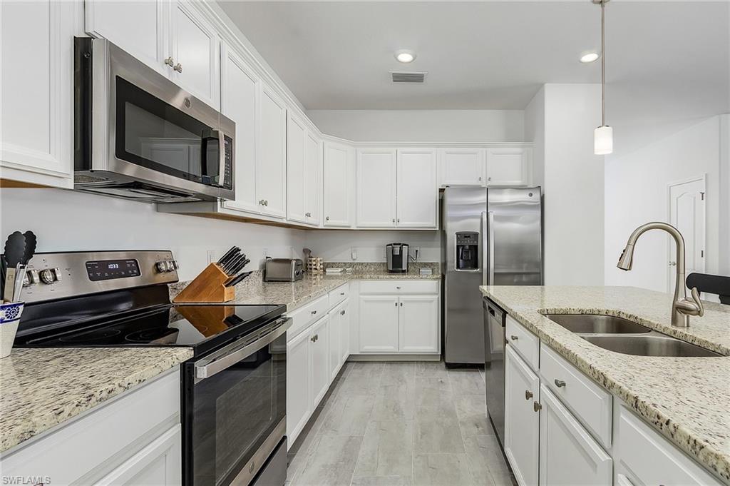11226 Shady Blossom Dr Property Photo 3