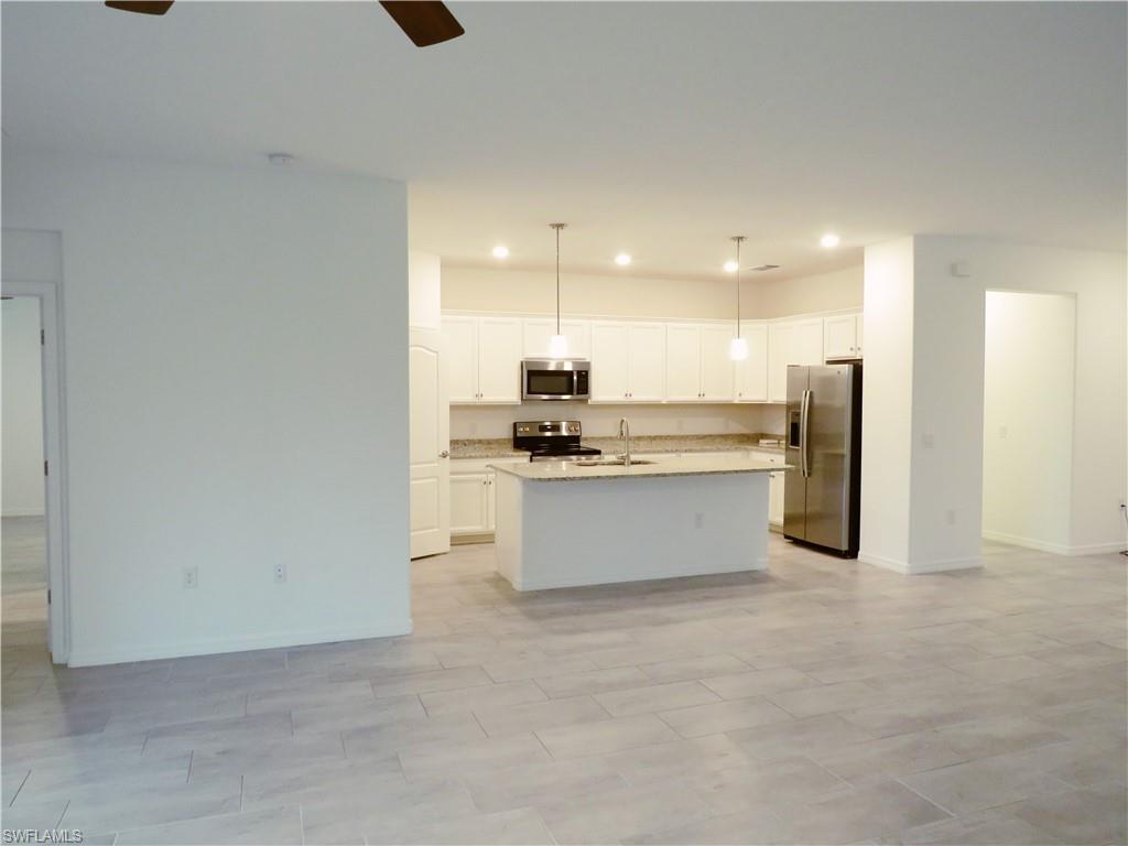 11226 Shady Blossom Dr Property Photo 4